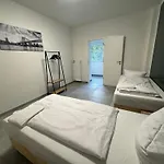 Urban Living Volksgarten Apartment Dusseldorf
